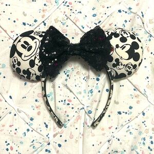 Black/White Minnie/Mickey Ears, Lightly Used